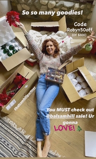 Robyn Lively feet photo 9