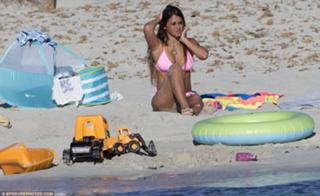 Roccuzzo Antonela feet photo thumbnail