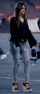 Roccuzzo Antonela feet photo thumbnail