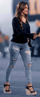 Roccuzzo Antonela feet photo thumbnail
