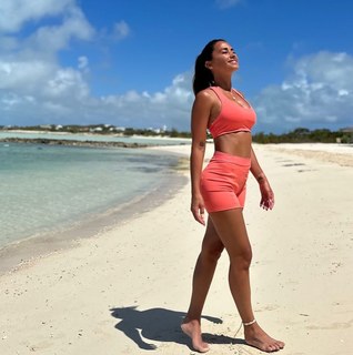 Roccuzzo Antonela feet photo thumbnail
