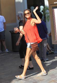 Rochelle Aytes feet photo thumbnail