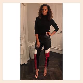 Rochelle Humes feet photo thumbnail