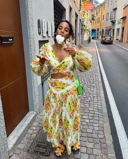 Rochelle Humes feet photo thumbnail
