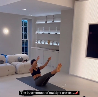 Rochelle Humes feet photo thumbnail