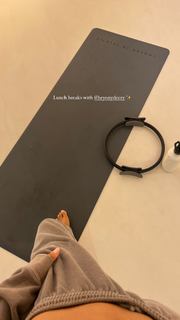 Rochelle Humes feet photo thumbnail