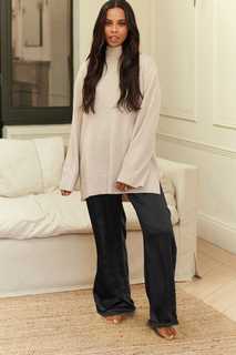 Rochelle Humes feet photo thumbnail