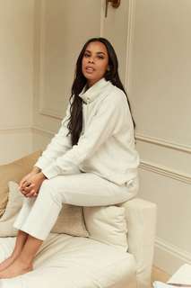 Rochelle Humes feet photo thumbnail