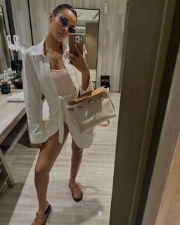 Rochelle Humes feet photo thumbnail