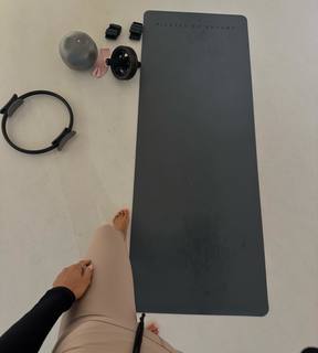 Rochelle Humes feet photo thumbnail