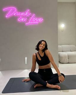 Rochelle Humes feet photo thumbnail