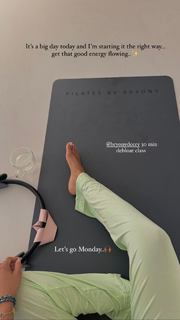 Rochelle Humes feet photo thumbnail