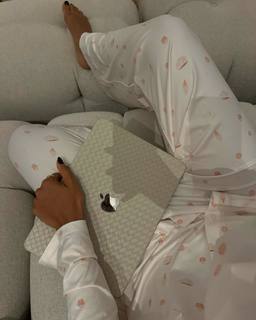 Rochelle Humes feet photo thumbnail