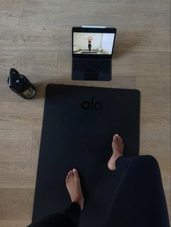 Rochelle Humes feet photo thumbnail