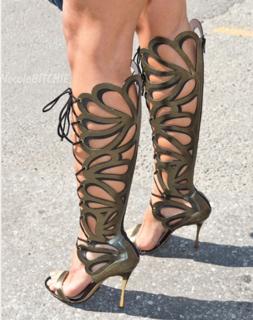Rocsi Diaz feet photo thumbnail