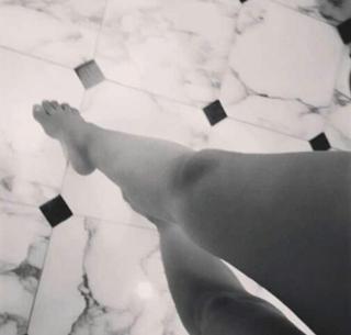 Rocsi Diaz feet photo thumbnail