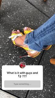 Rocsi Diaz feet photo thumbnail