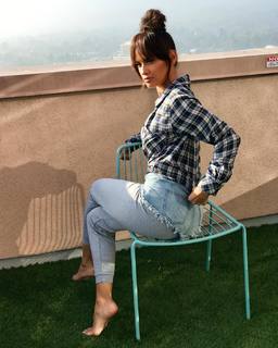 Rocsi Diaz feet photo thumbnail