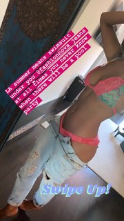 Rocsi Diaz feet photo thumbnail