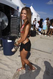 Rocsi Diaz feet photo thumbnail