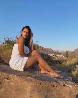 Rocsi Diaz feet photo thumbnail