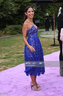 Rocsi Diaz feet photo thumbnail