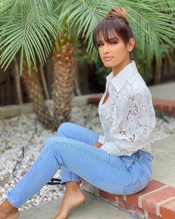 Rocsi Diaz feet photo thumbnail
