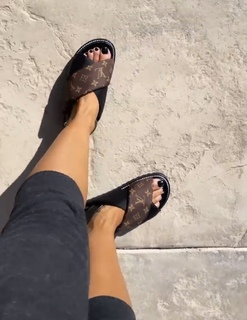 Rocsi Diaz feet photo thumbnail