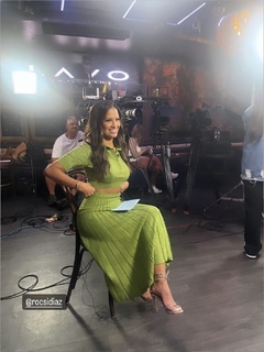 Rocsi Diaz feet photo thumbnail