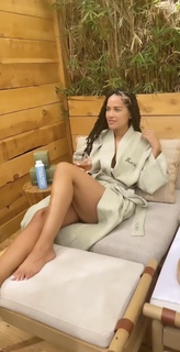 Rocsi Diaz feet photo thumbnail