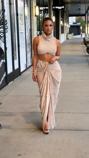 Rocsi Diaz feet photo thumbnail
