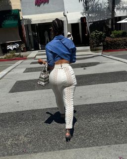 Rocsi Diaz feet photo thumbnail