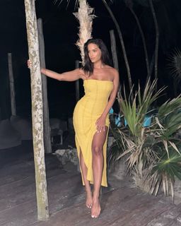 Rocsi Diaz feet photo thumbnail