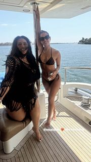 Rocsi Diaz feet photo thumbnail