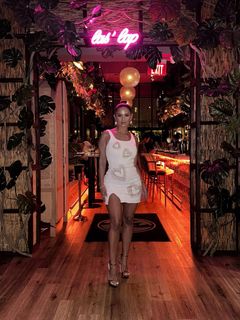 Rocsi Diaz feet photo thumbnail