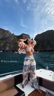 Rocsi Diaz feet photo thumbnail