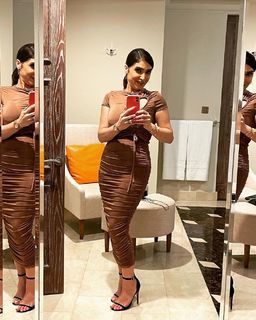 Rogeena feet photo thumbnail