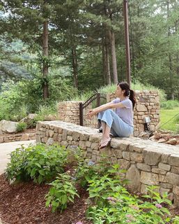 Roh Yoon-seo feet photo 3