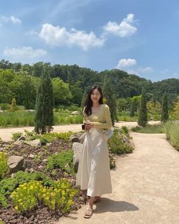 Roh Yoon-seo feet photo 15