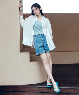 Roh Yoon-seo feet photo 10