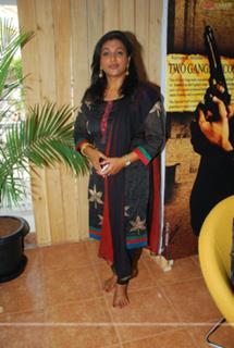 Roja feet photo 2