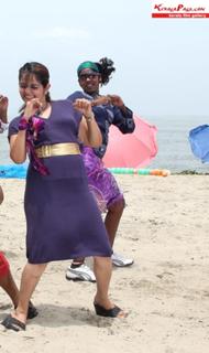 Roma Asrani feet photo 4