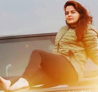 Roma Asrani feet photo 6