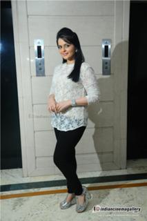 Roma Asrani feet photo 5