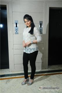 Roma Asrani feet photo 4