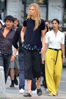 Romee Strijd feet photo thumbnail