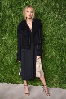 Romee Strijd feet photo thumbnail