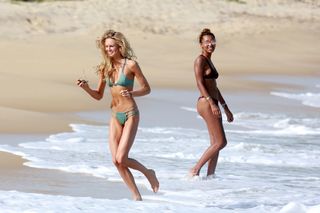 Romee Strijd feet photo thumbnail