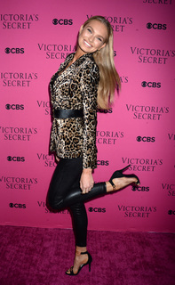 Romee Strijd feet photo thumbnail