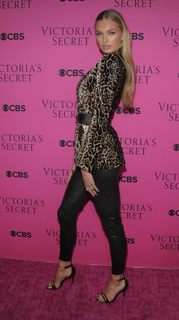 Romee Strijd feet photo thumbnail